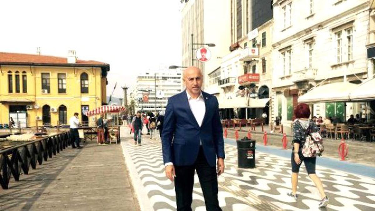 Aksünger: Türkiye\'yi 10 Müteahhide Peşkeş Çektiler