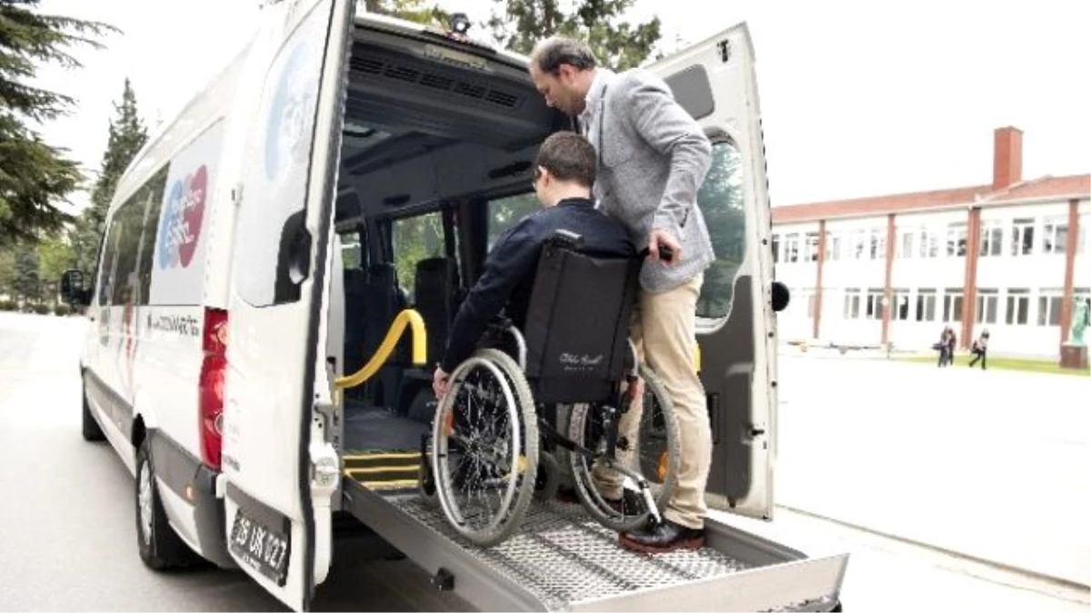 Anadolu Üniversitesi\'nin Engelli Öğrencilere Ücretsiz Servisi Hizmete Girdi