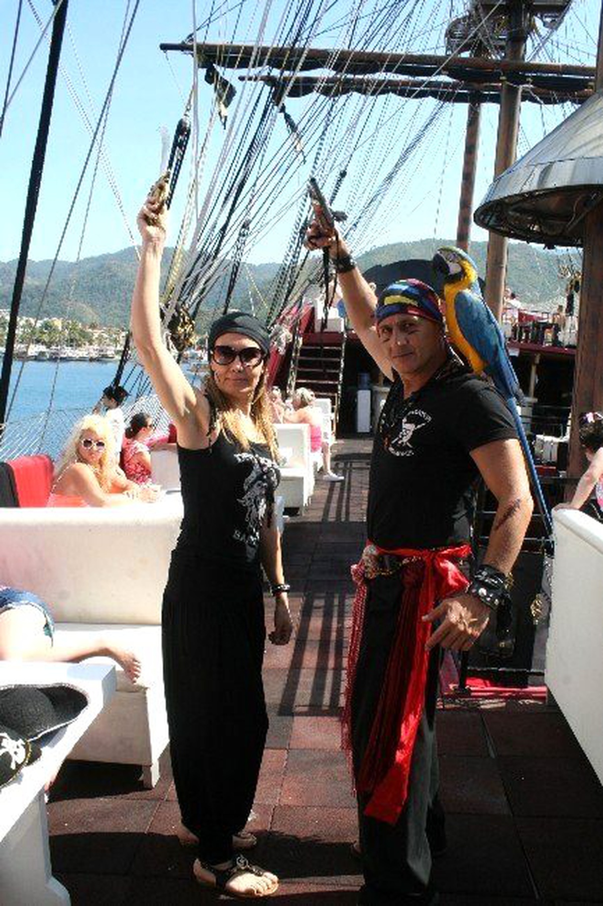 Avrupa\'nın En Büyük Korsan Gemisi Yolcu Avına Çıktı