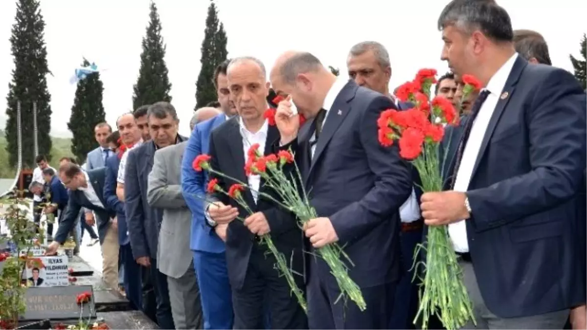 Bakan Soylu Maden Şehitliğinde Gözyaşlarını Tutamadı