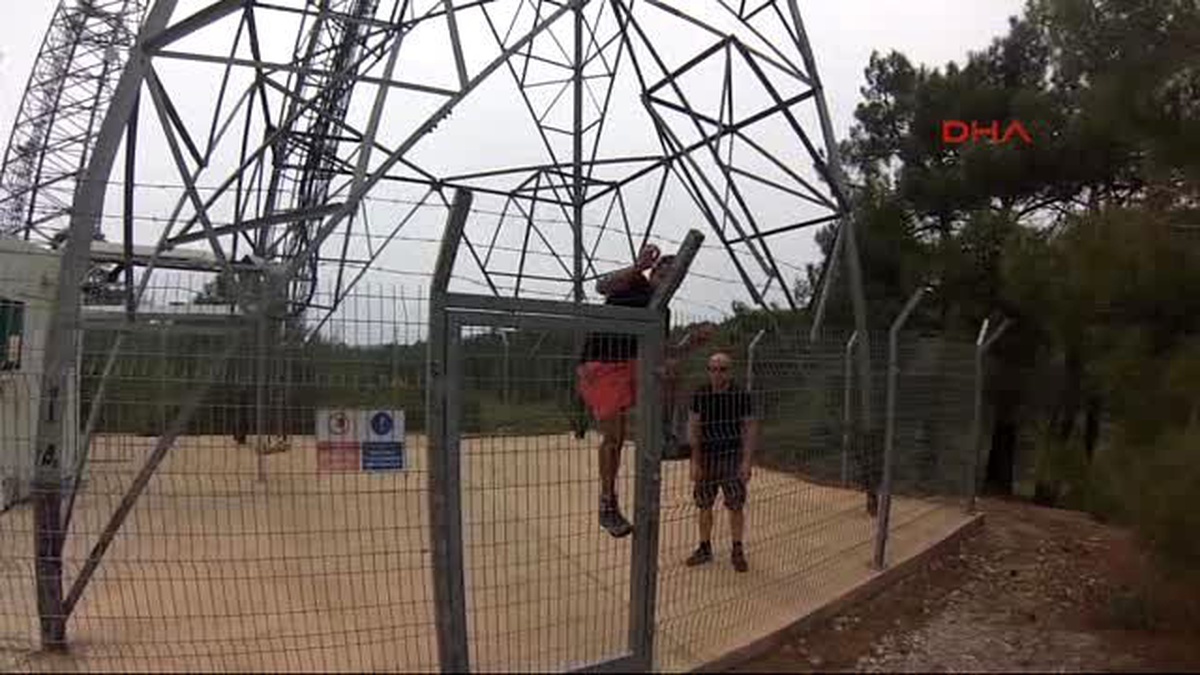 Fethiye - Gizlice Tırmandıkları 68 Metrelik Baz İstasyonu Anteninden Atladılar