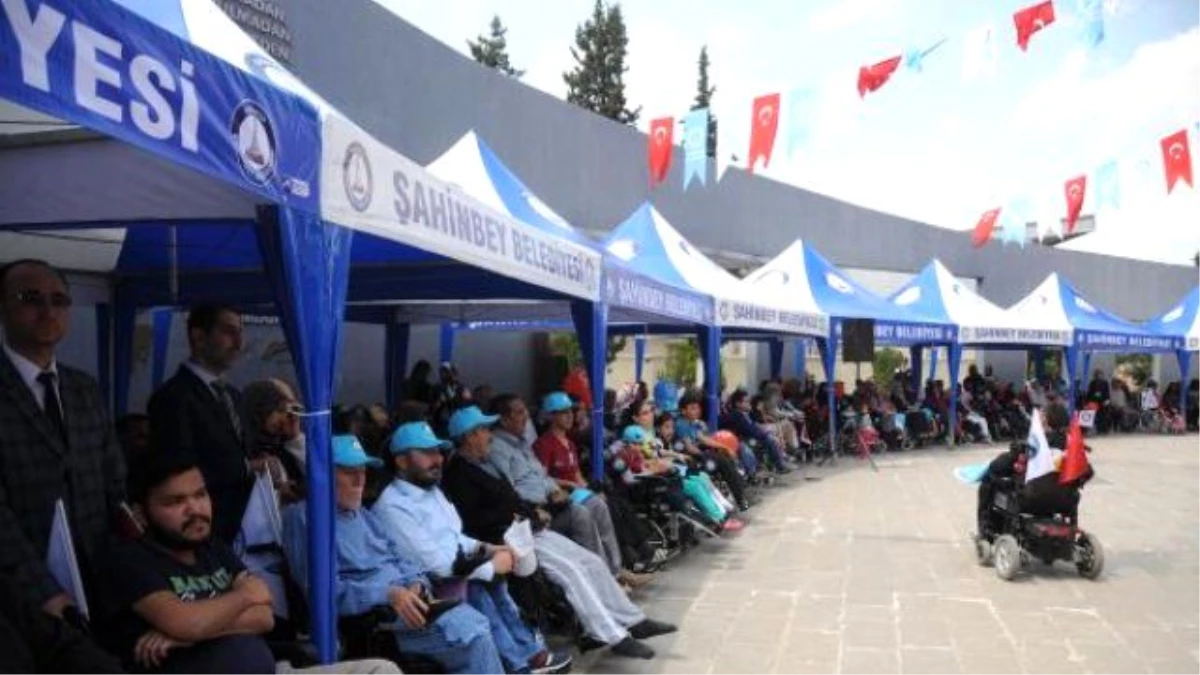 Gaziantep\'te 57 Engelliye Tekerlekli Sandalye Dağıtıldı