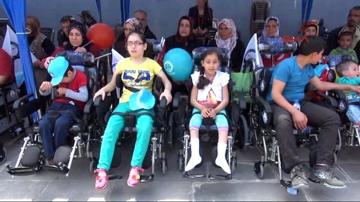 Gaziantep?te 57 Engelliye Tekerlekli Sandalye Dağıtıldı