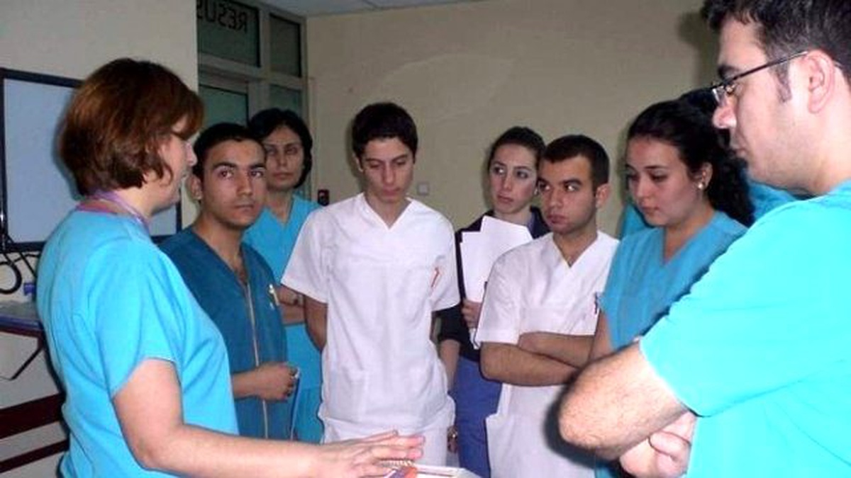 Hemşireler ve Sağlık Çalışanlarının Fedakarlıkları Karşılıksız Bırakılmamalı
