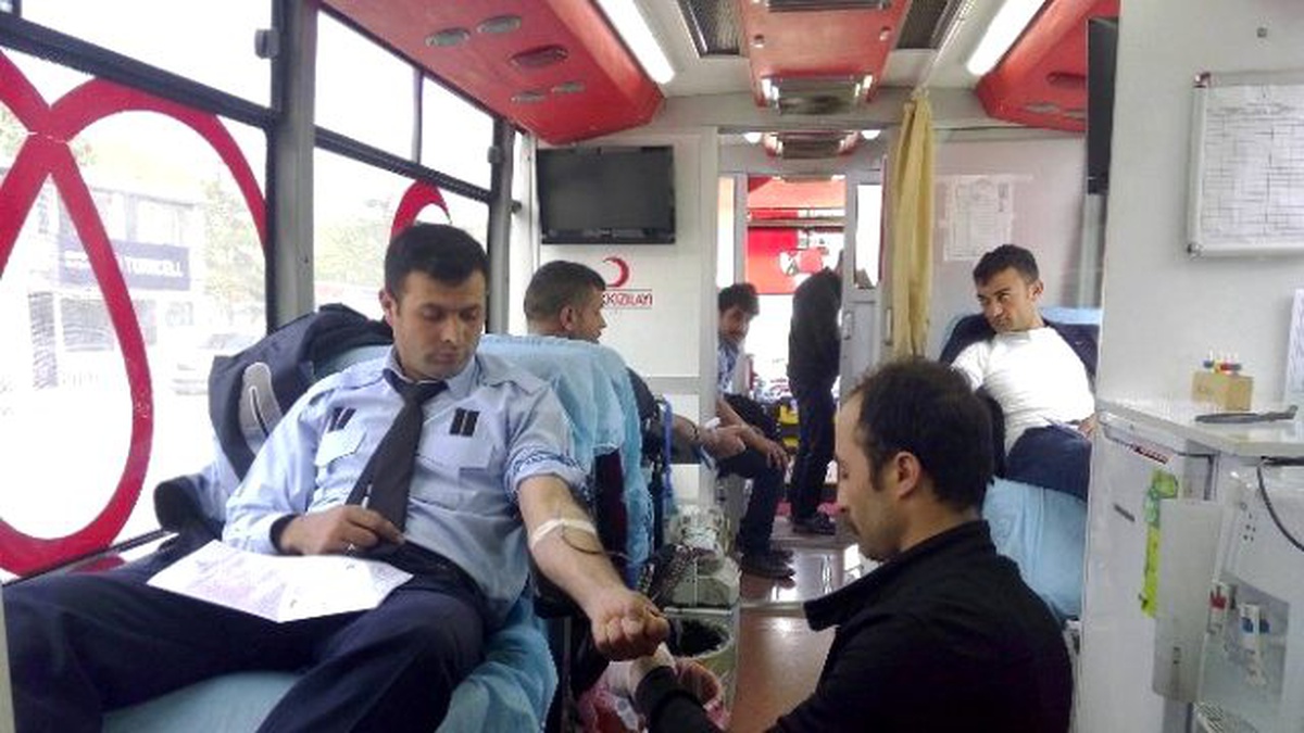 Horasan\'da Kan Bağışı Standına Yoğun İlgi