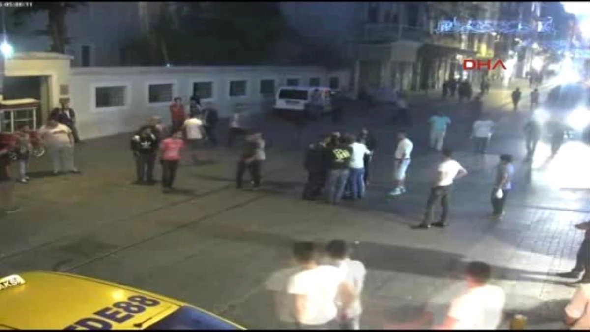 İstiklal Caddesi\'ndeki "Omuz Atma" Cinayetinde Sanıklar Polisi Suçladı