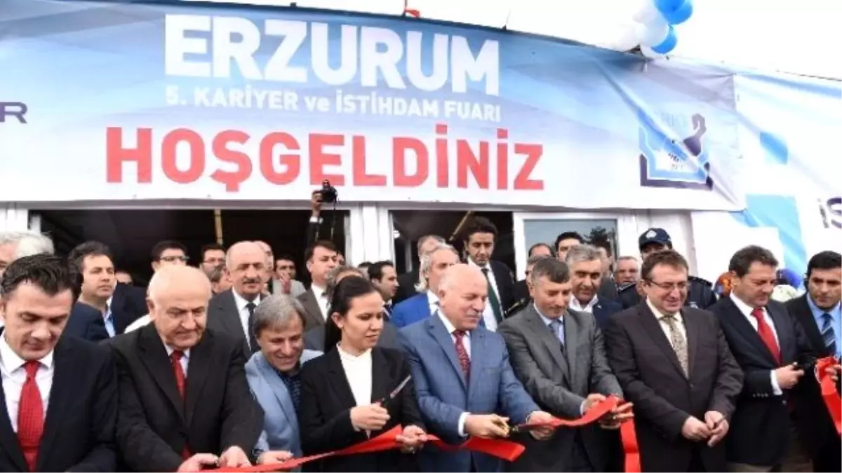 Kariyer Günleri ve İstihdam Fuarı Açıldı