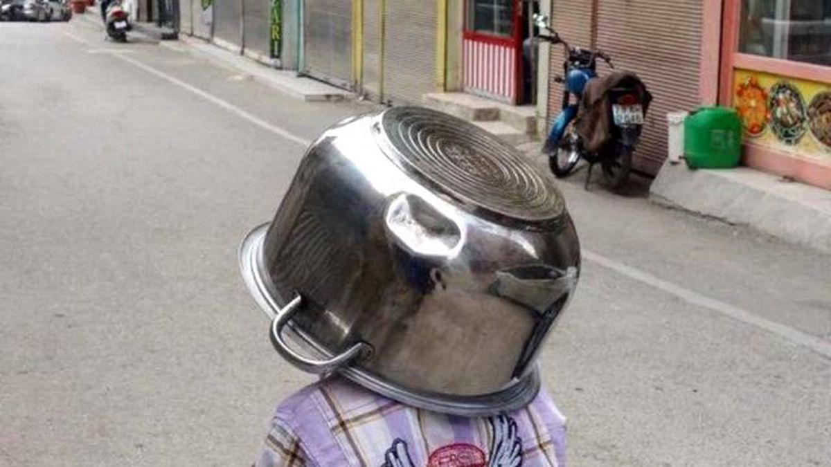 Kilisli Çocuklar Başında Tencereyle Sokağa Çıkıyorlar