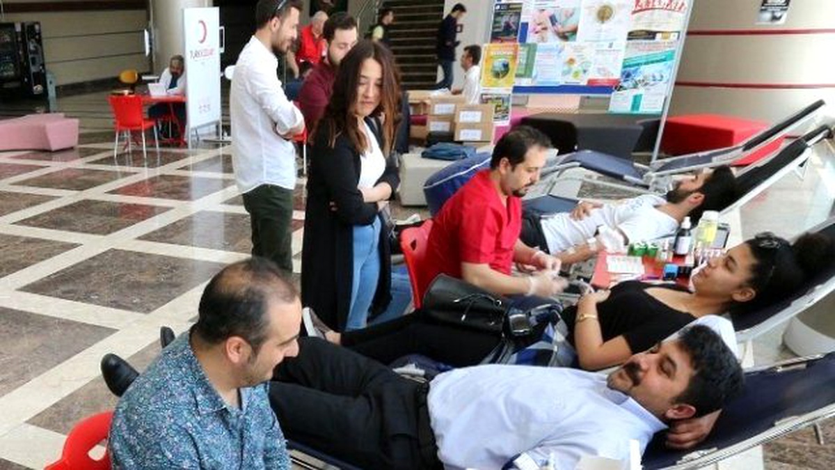 Kto Karatay Üniversitesi\'nden Kan Bağışına Destek