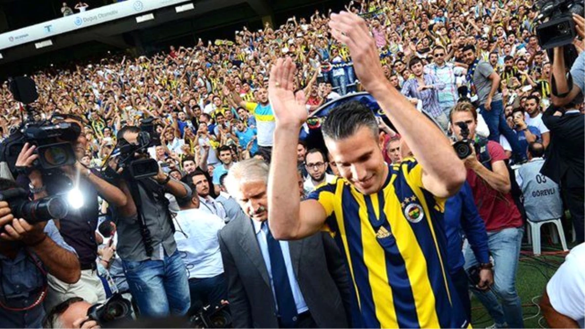 Lazio, Robin van Persie için Fenerbahçe\'nin Kapısını Çalacak