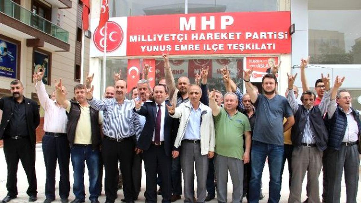 Akşener\'e Desteğini Açıklayan MHP Yunusemre İlçe Teşkilatı Kapatıldı