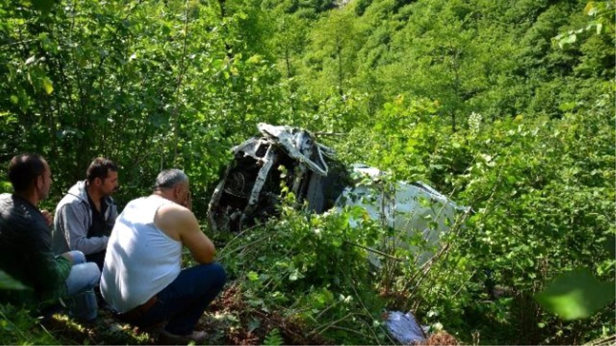 Ordu\'da Minibüs Uçuruma Yuvarlandı: 1 Ölü, 5 Yaralı