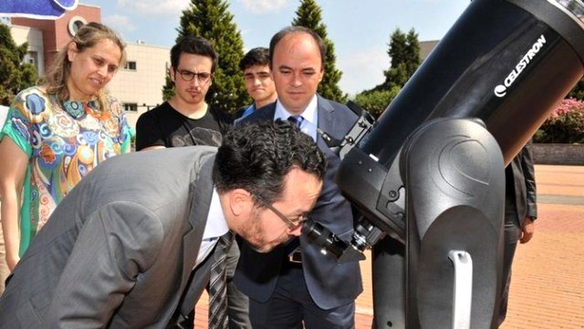 Rektör Bircan, Öğrencilerle Birlikte Doğa Olayını İzledi