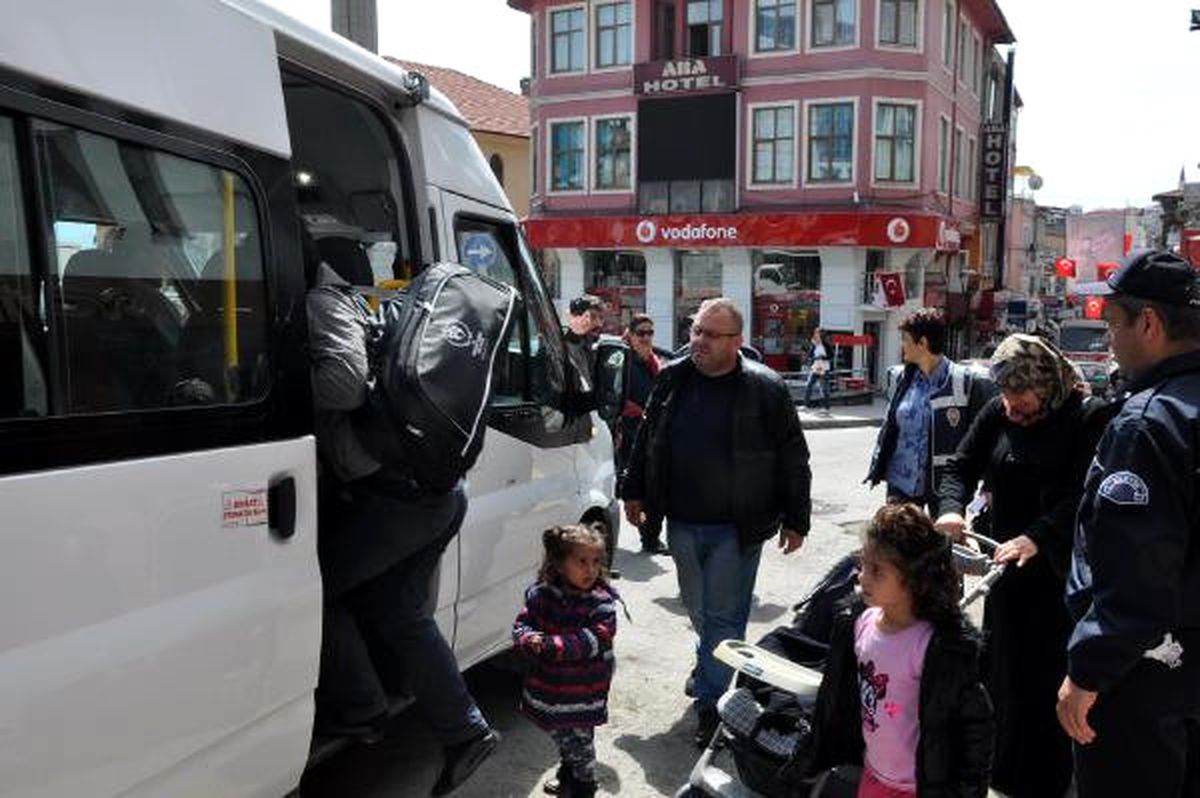 Samsun\'dan Bartın\'a Gelen Suriyeli Aile Geceyi Camide Geçirdi