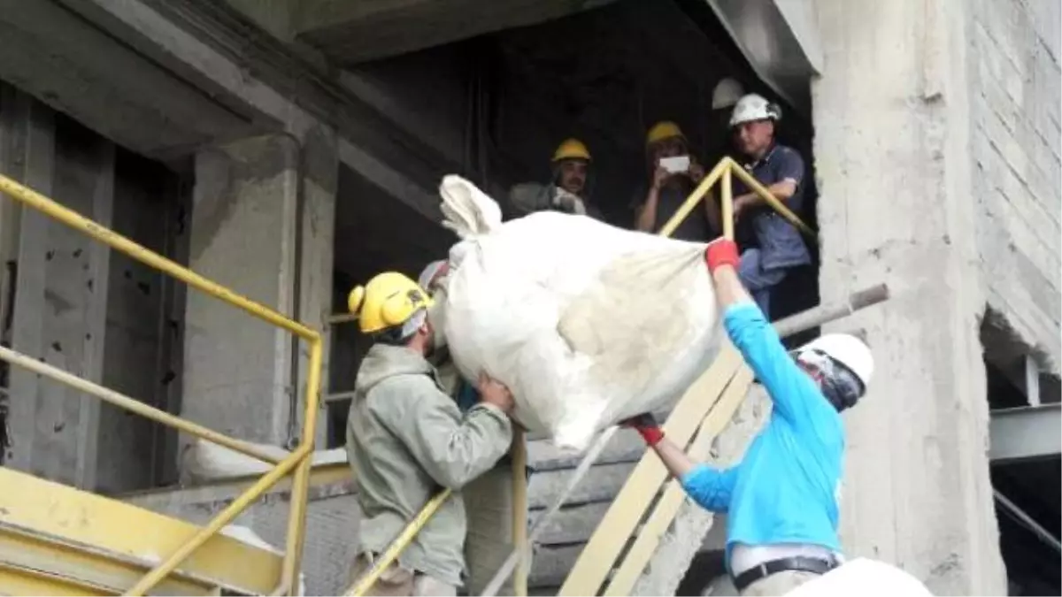 Şanlıurfa\'da 6 Ton Uyuşturucu Yakılarak İmha Edildi