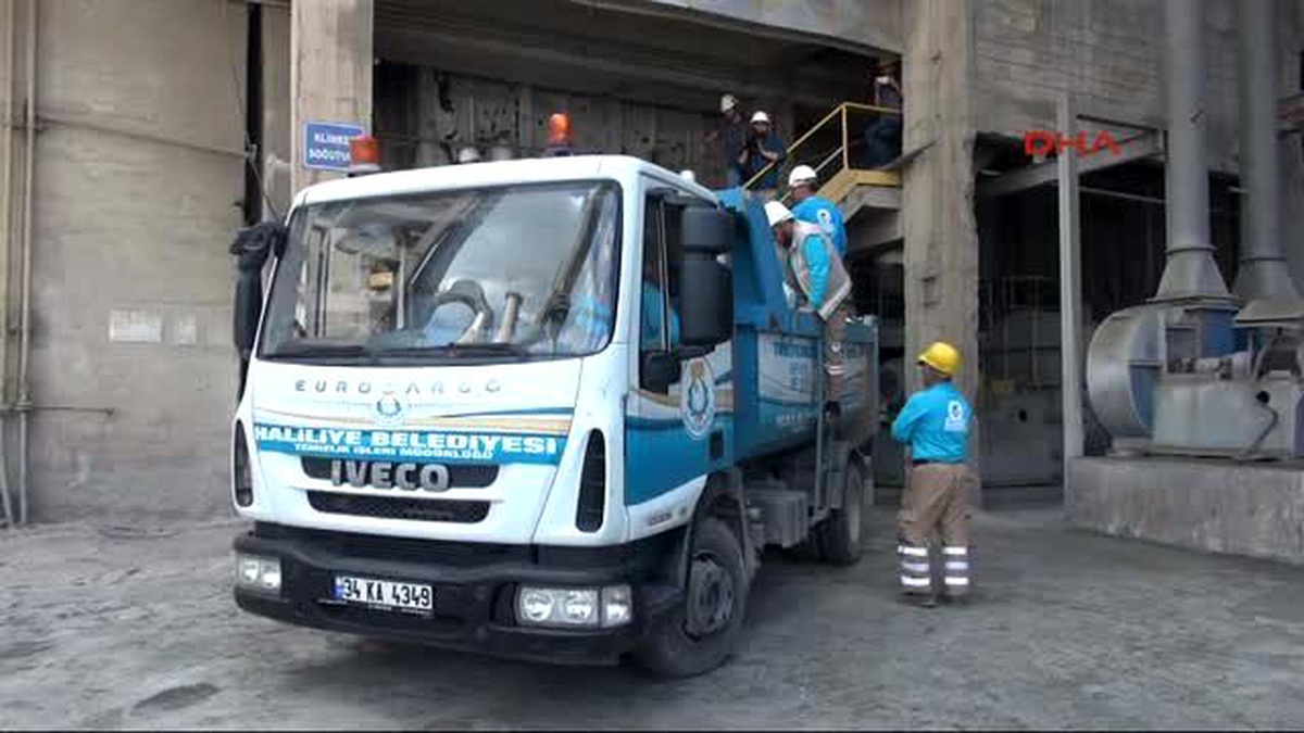 Şanlıurfa\'da 6 Ton Uyuşturucu Yakılarak İmha Edildi