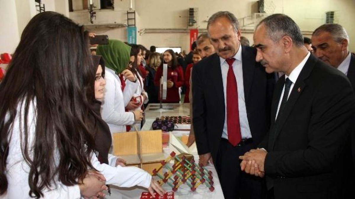 Sivas Fen Lisesi Bilim Fuarı Açtı