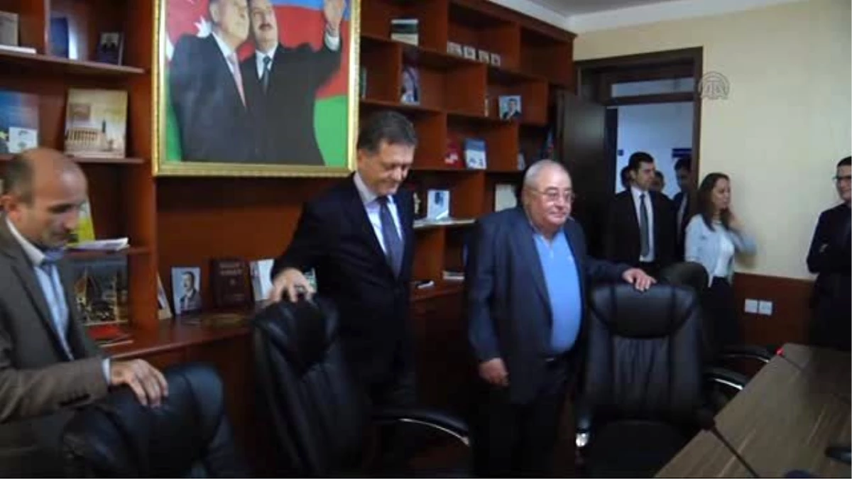 Türkiye\'nin Bakü Büyükelçisi Coşkun, Azerbaycanlı Öğrencilerle Sohbet Etti