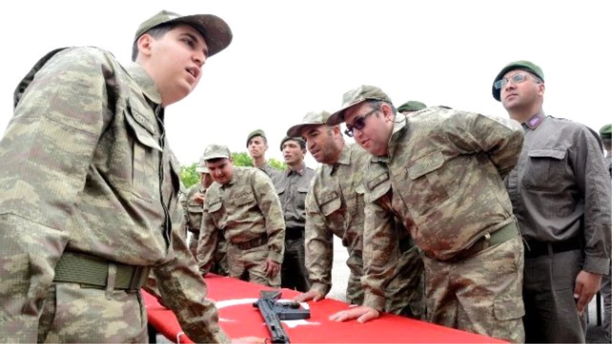 Aksaray\'da Engelli Gençler Bir Günlüğüne Asker Oldu