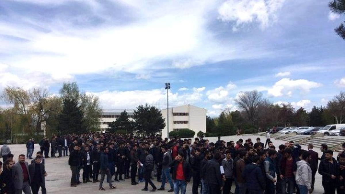 Atatürk Üniversitesi\'nde Teröre Tepki Yürüyüşü