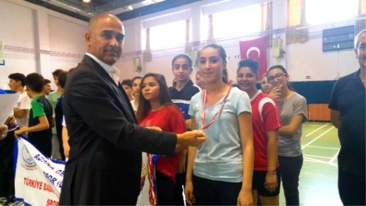 Badminton Altın Raketler İl Şampiyonasına 54 Sporcu Katıldı