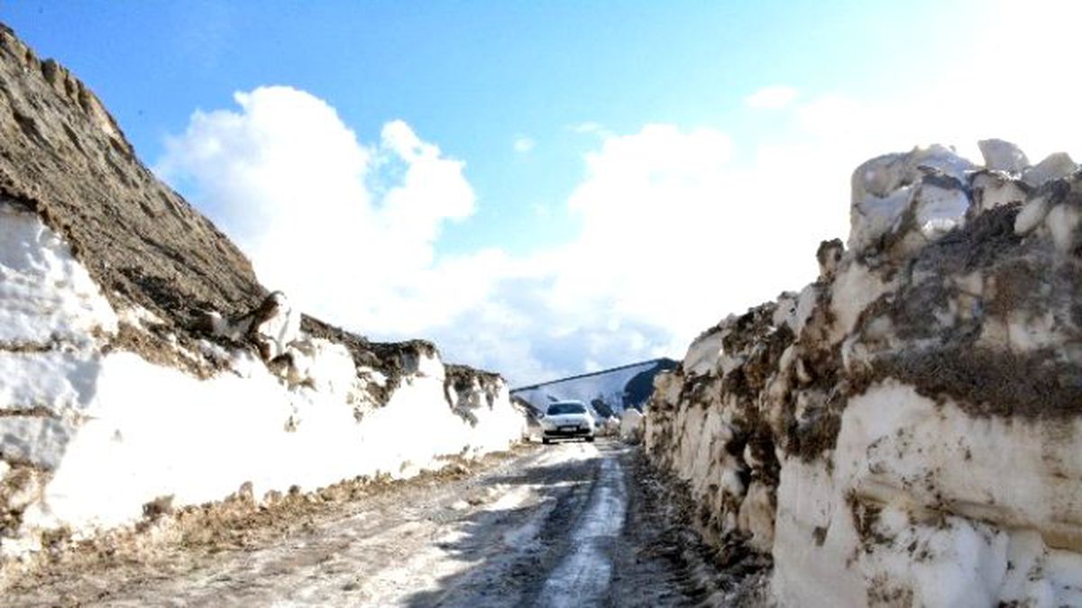 Bitlis'te Kar Kalınlığı 5 Metreyi Buluyor