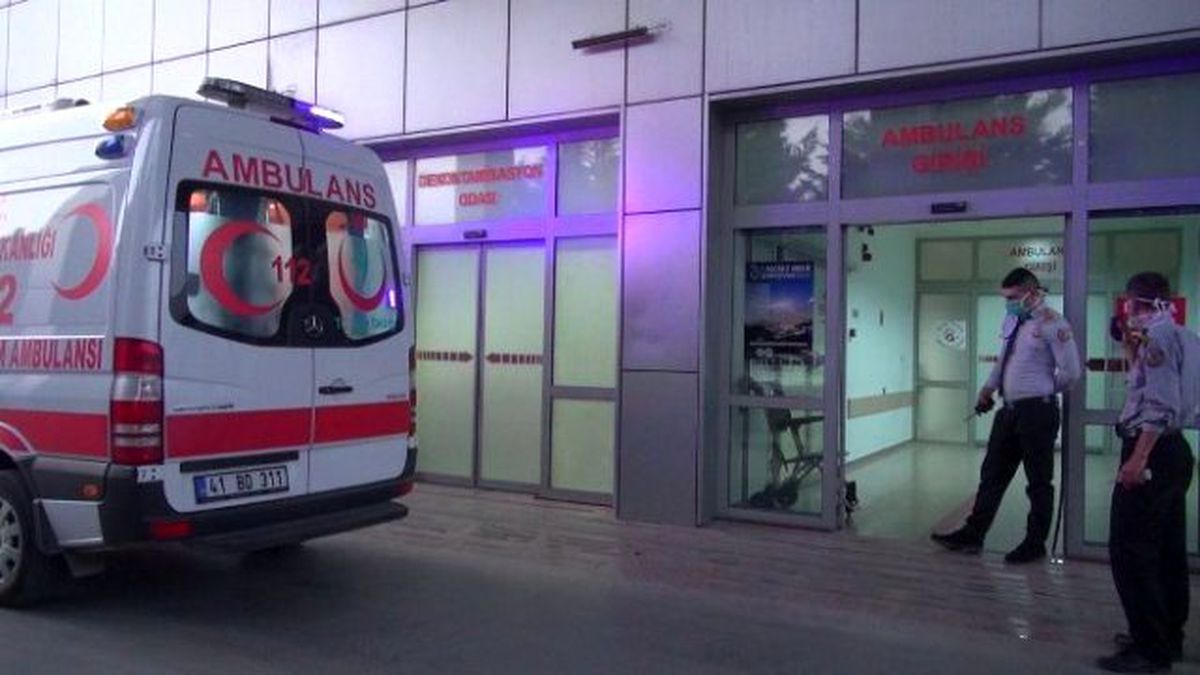 Böcek İlacı 11 İşçiyi Hastanelik Etti