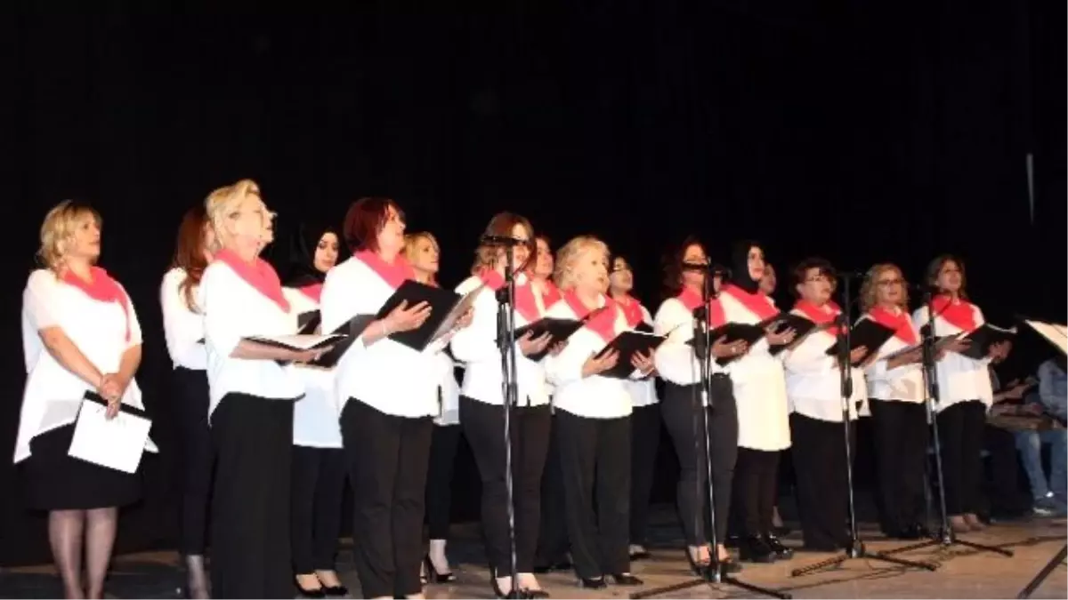 Gümüşhane\'nin İlk Kadınlar Korosundan Konser
