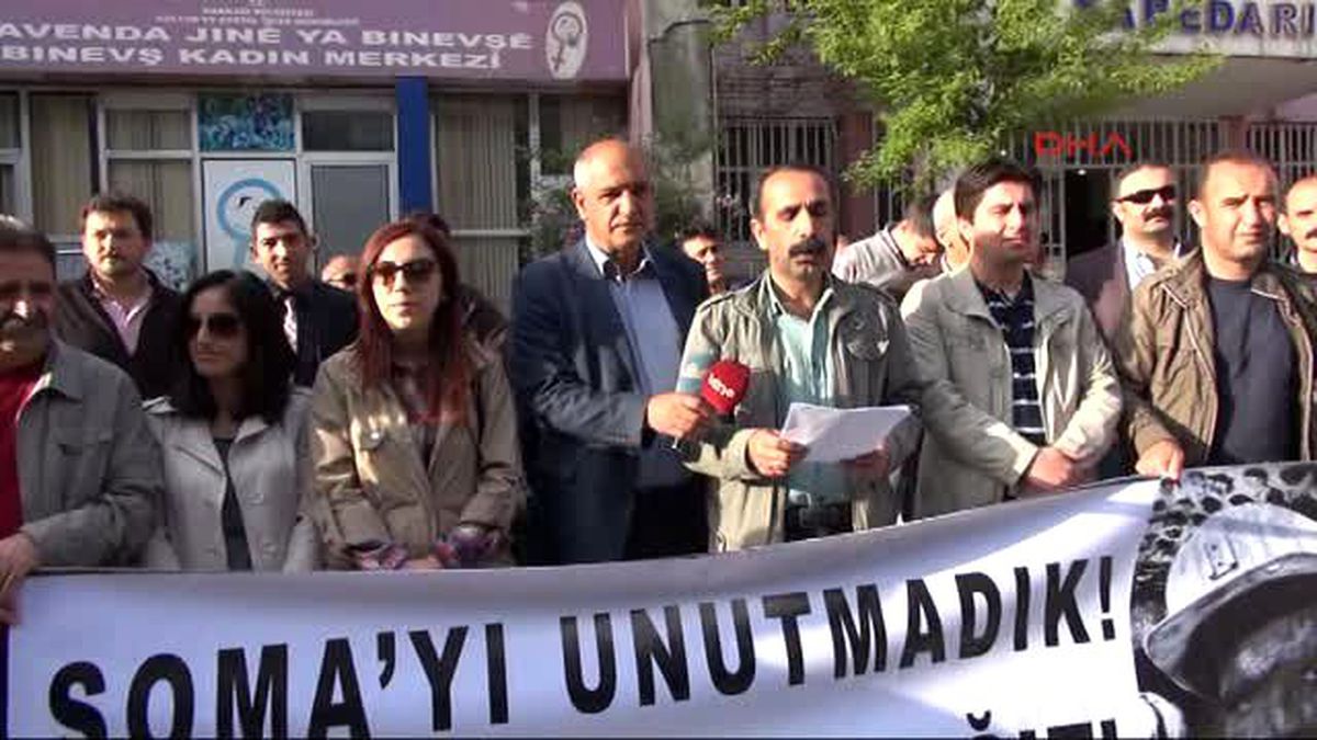 Hakkari Soma\'da Ölen İşçiler Hakkari\'de Anıldı