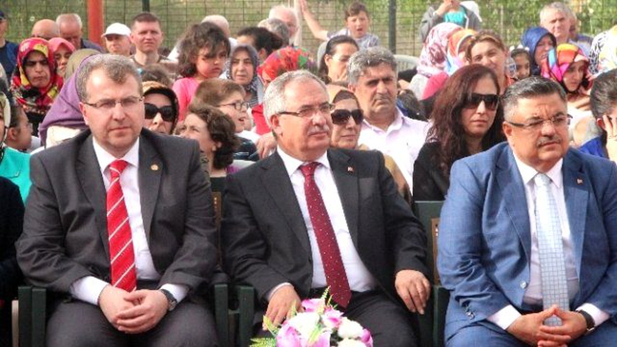 Hayme Ana Sultanevi\'ne Sadece Kadınlar Girecek