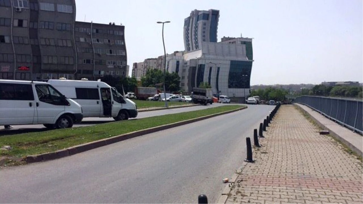 Polisin Aradığı Şüpheli Araç Zeytinburnu\'nda Bulundu