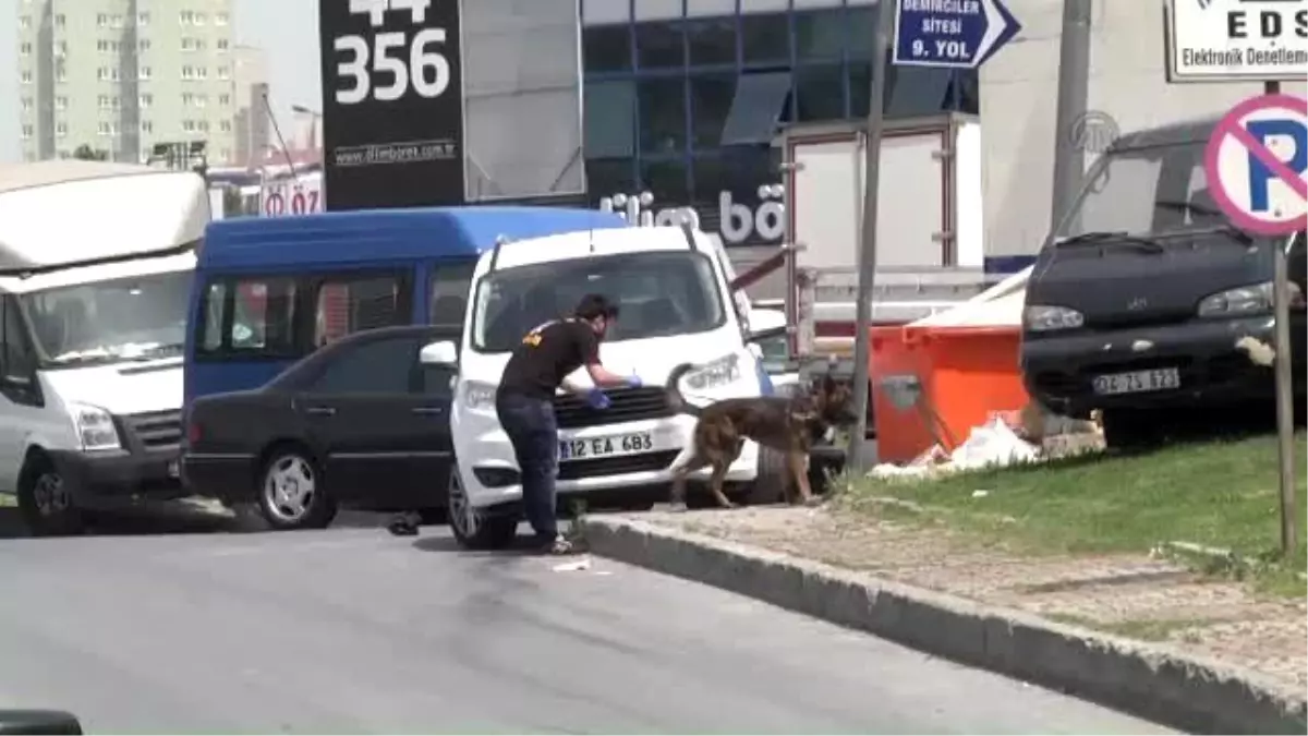 Sancaktepe\'deki Saldırıya İlişkin Aranan Araç, Zeytinburnu\'nda Park Halinde Bulundu (2)