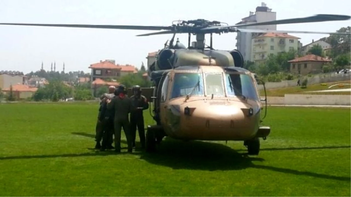 Şehit Babası Uşak\'a Askeri Helikopterle Getirildi