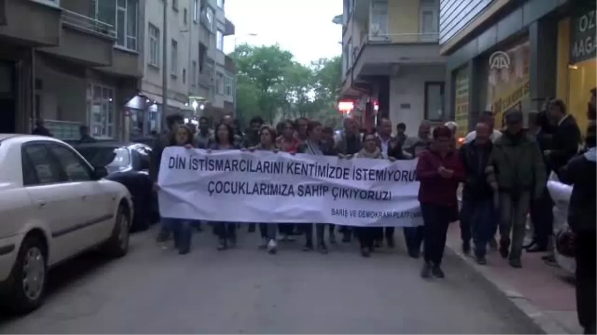 Sinop\'ta Nurettin Yıldız\'ın Konferansı Öncesinde Arbede