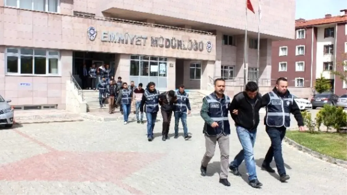 Yozgat Emniyeti Uyuşturucu Operasyonunda 10 Kişiyi Gözaltına Aldı