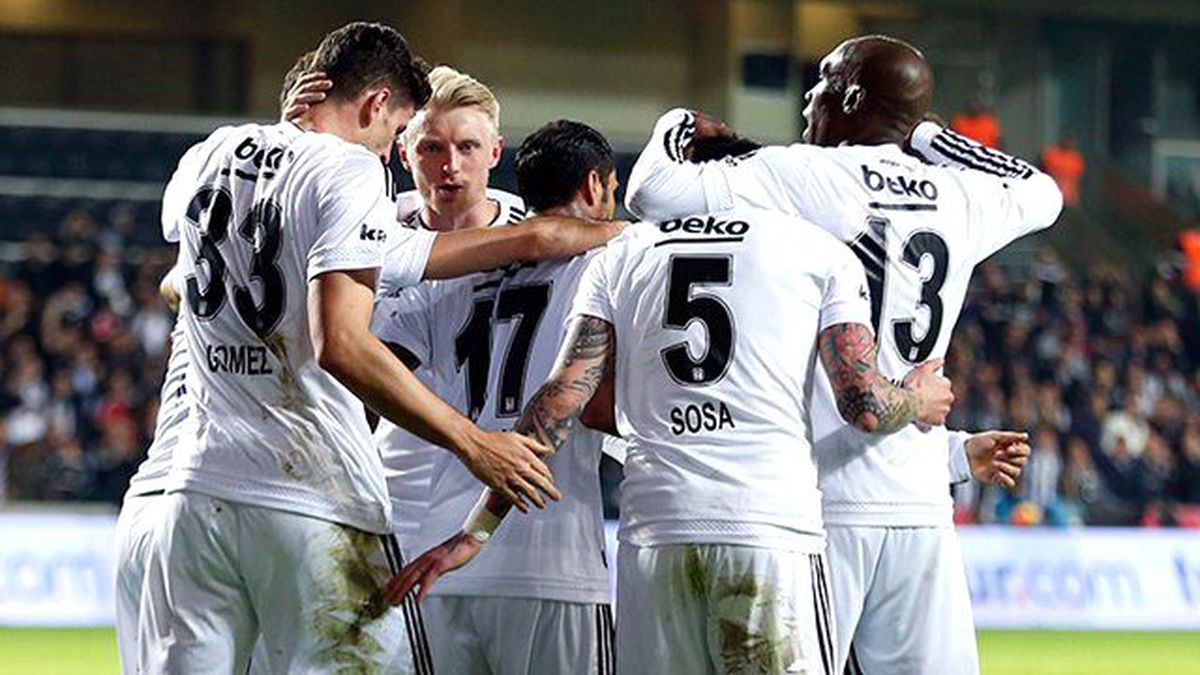 AC Milan, Beşiktaş'ın Yıldızı Jose Sosa'yı Transfer Etmek İstiyor