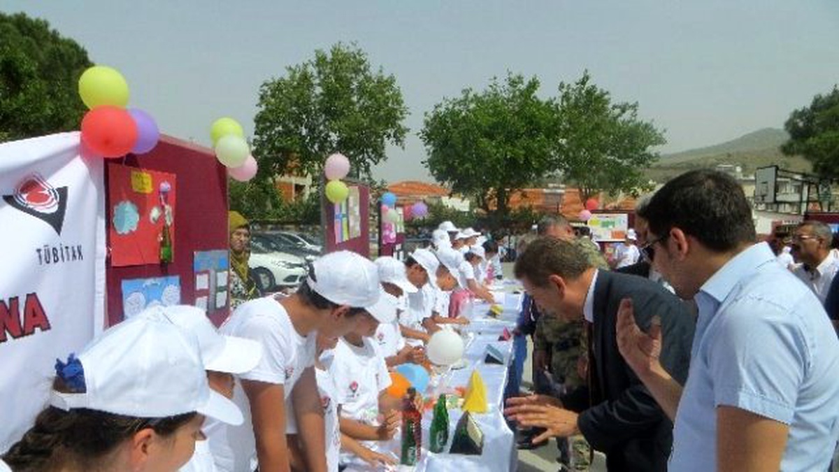 Aliağa\'da Tübitak Bilim Fuarı Açıldı