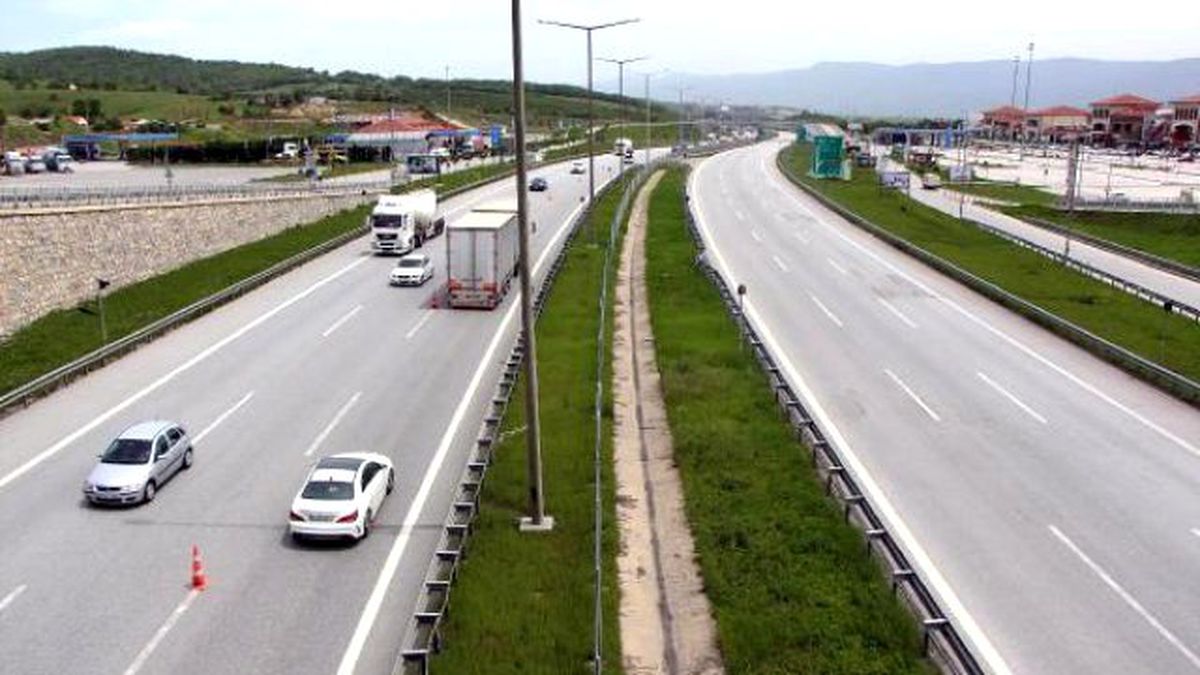 Ankara Yönü Ulaşıma Kapatılan Tem\'de Yoğunluk