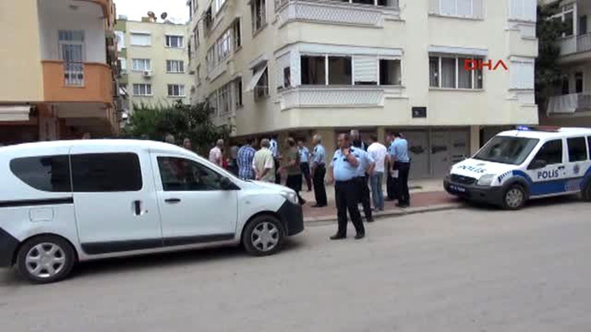 Şizofren Dehşeti! Yengesini Öldürdü, İkiz Yeğenlerini Yaraladı