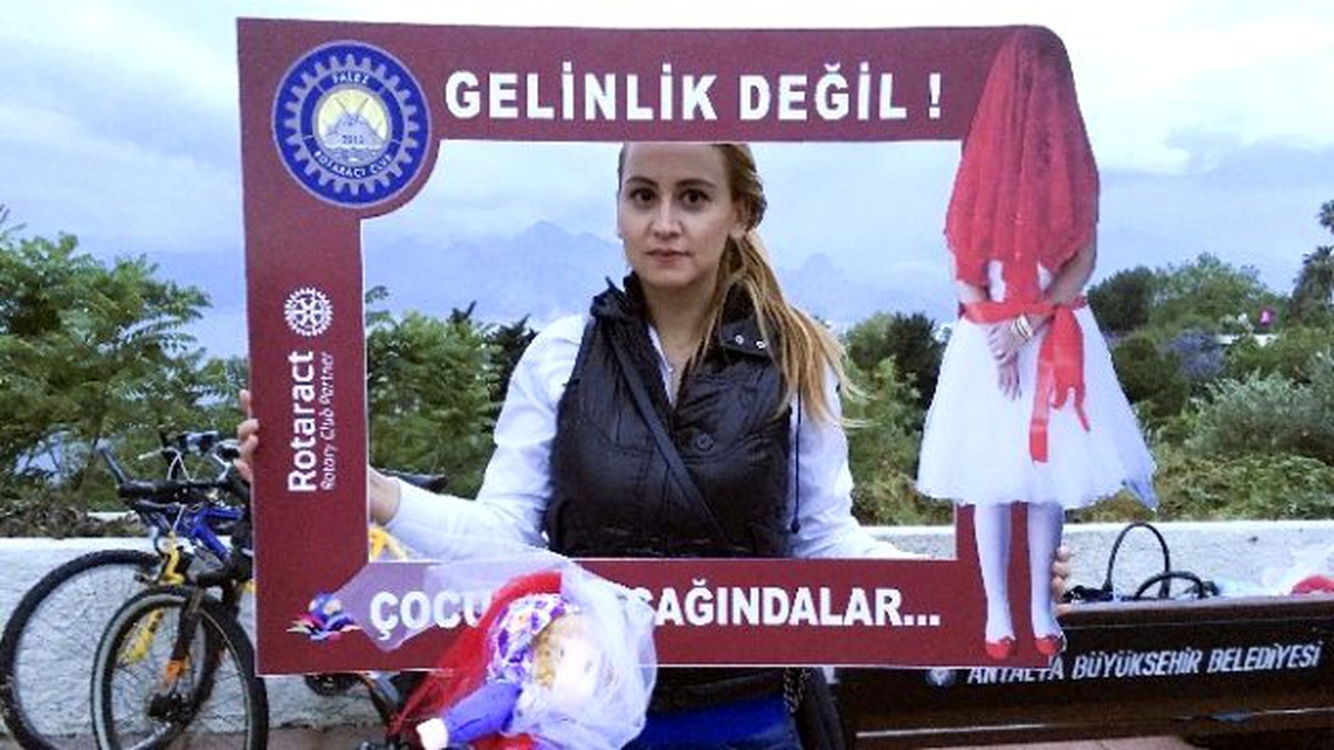 Bisiklet Severler "Çocuk Gelinler" İçin Pedal Çevirdi