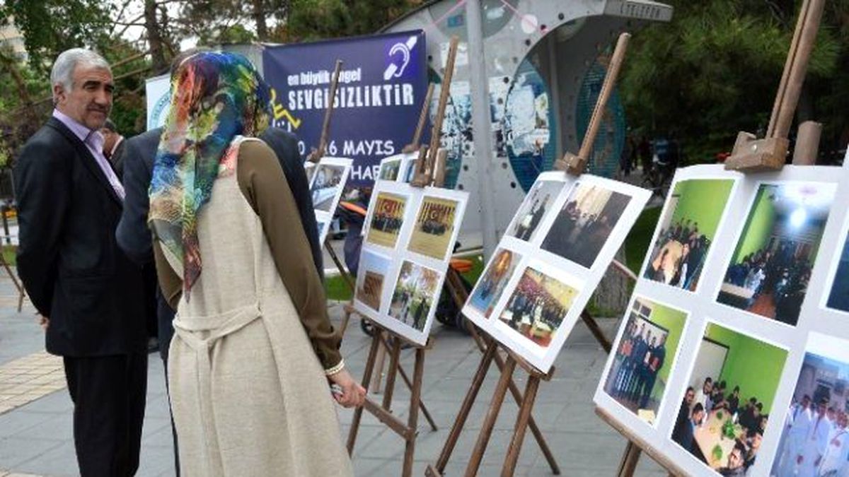 Engelliler Haftası\'nda İşaret Dili ile Basın Açıklaması Yaptılar