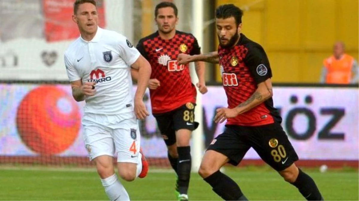 Eskişehirspor, Sahasında Başakşehir\'e 2-1 Yenildi