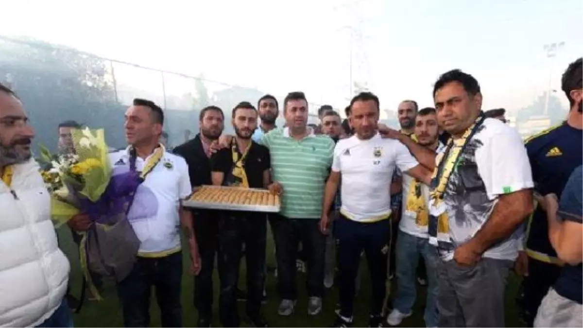 Fenerbahçe\'ye Taraftar Morali