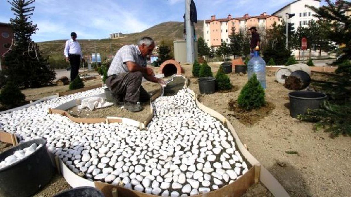 Kavşak ve Orta Refüjlere Yeni İmaj