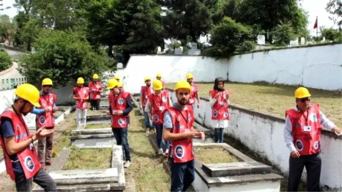 Maden Bölümü Öğrencileri, Maden Şehitleri Mezarlığı\'nı Temizledi