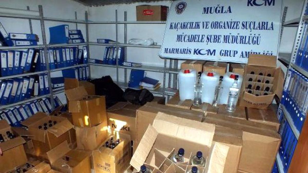 Marmaris\'te Sahte Rakı ile Etil Alkol Ele Geçirildi