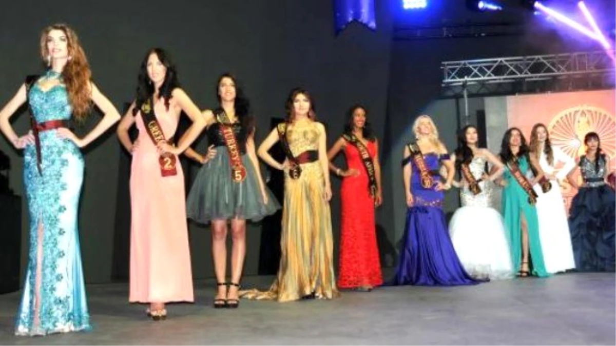 Miss 7 Continents\'te Kraliçesi Güney Afrikalı Abrahams Oldu