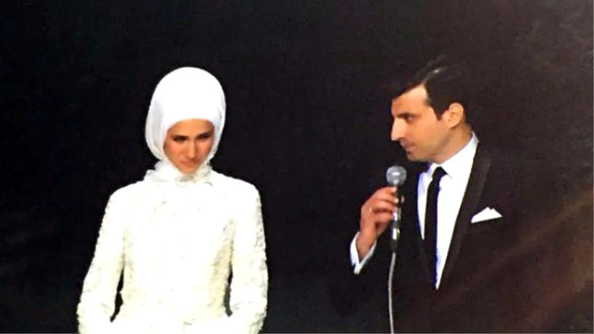 Sümeyye Erdoğan ile Selçuk Bayraktar\'ın Nikah Törenindeki Görüntüsü