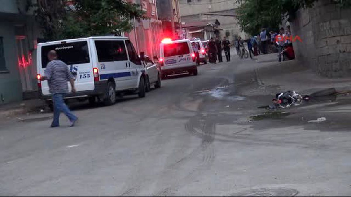 Adıyaman\'da Aileler Arasında Kavga 2 Yaralı