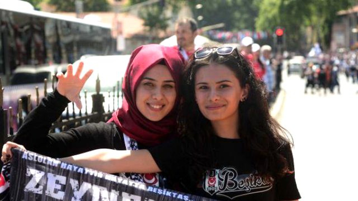 Beşiktaş Taraftarlarından Erken Şampiyonluk Kutlaması